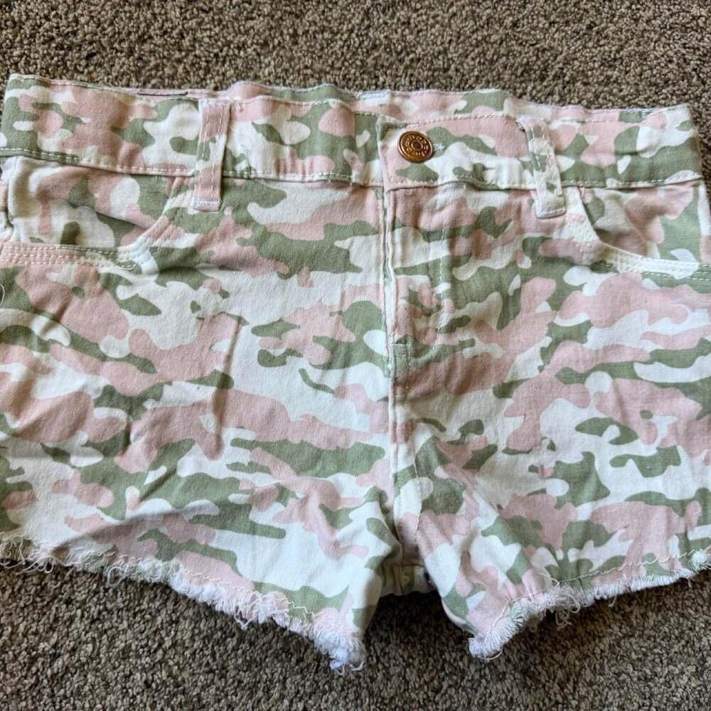 bebe Camo Shorts Size M (10/12) Pink Green White Frayed Hem